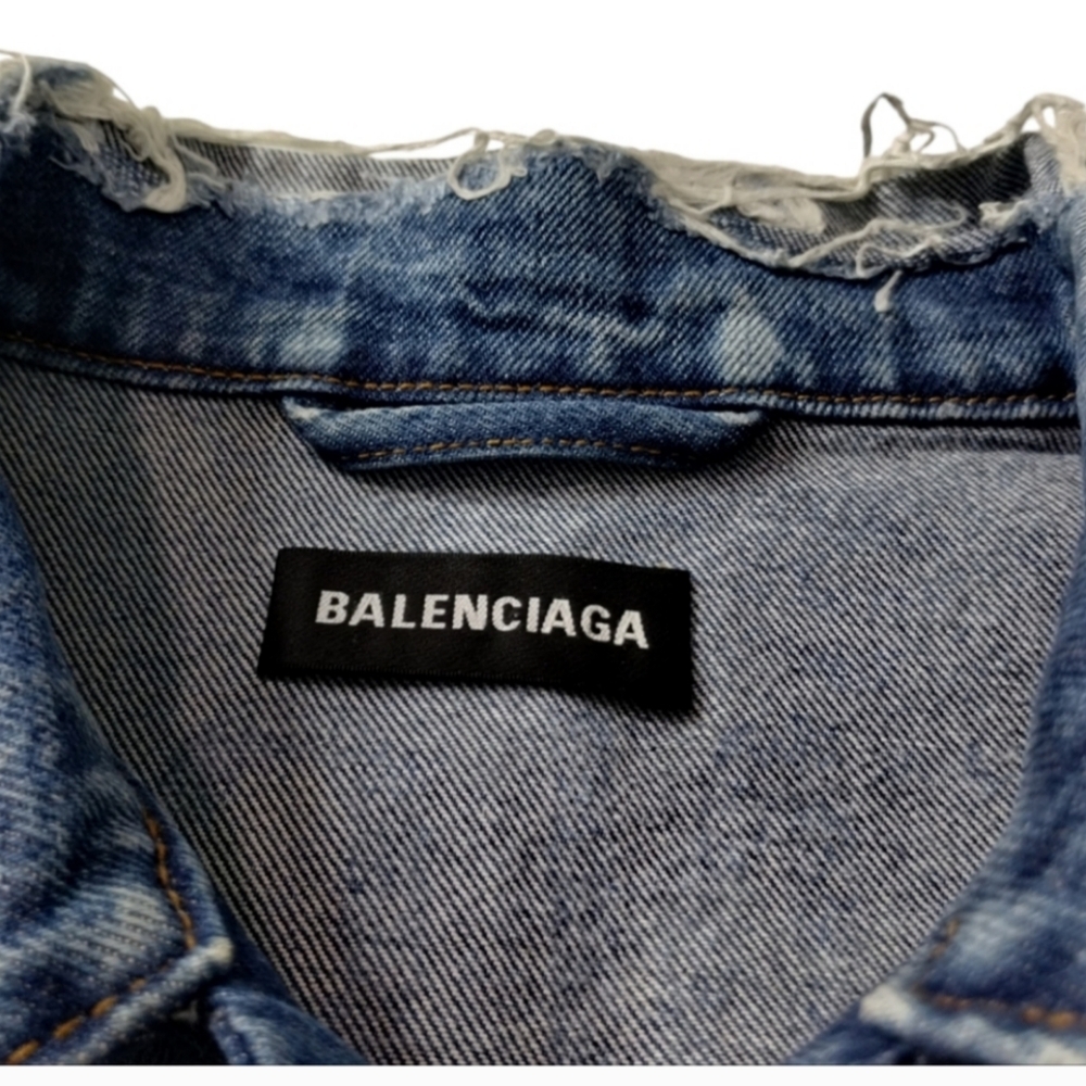 BALENCIAGA Back Logo Blue Denim Thrashed Jacket Mens size L Old Money Luxurycore - Picture 11 of 14